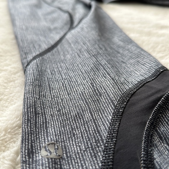 6 | Lululemon Cropped Leggings - Picture 3 of 5